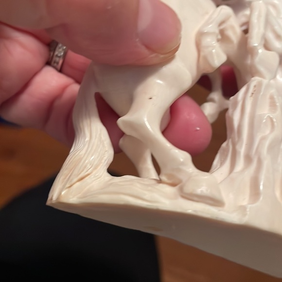 Sold Vintage Beautiful carved horses - Picture 7 of 8